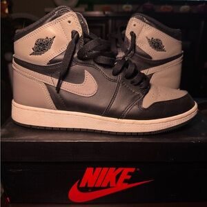 Air Jordan 1 Retro High OG shadow sneakers